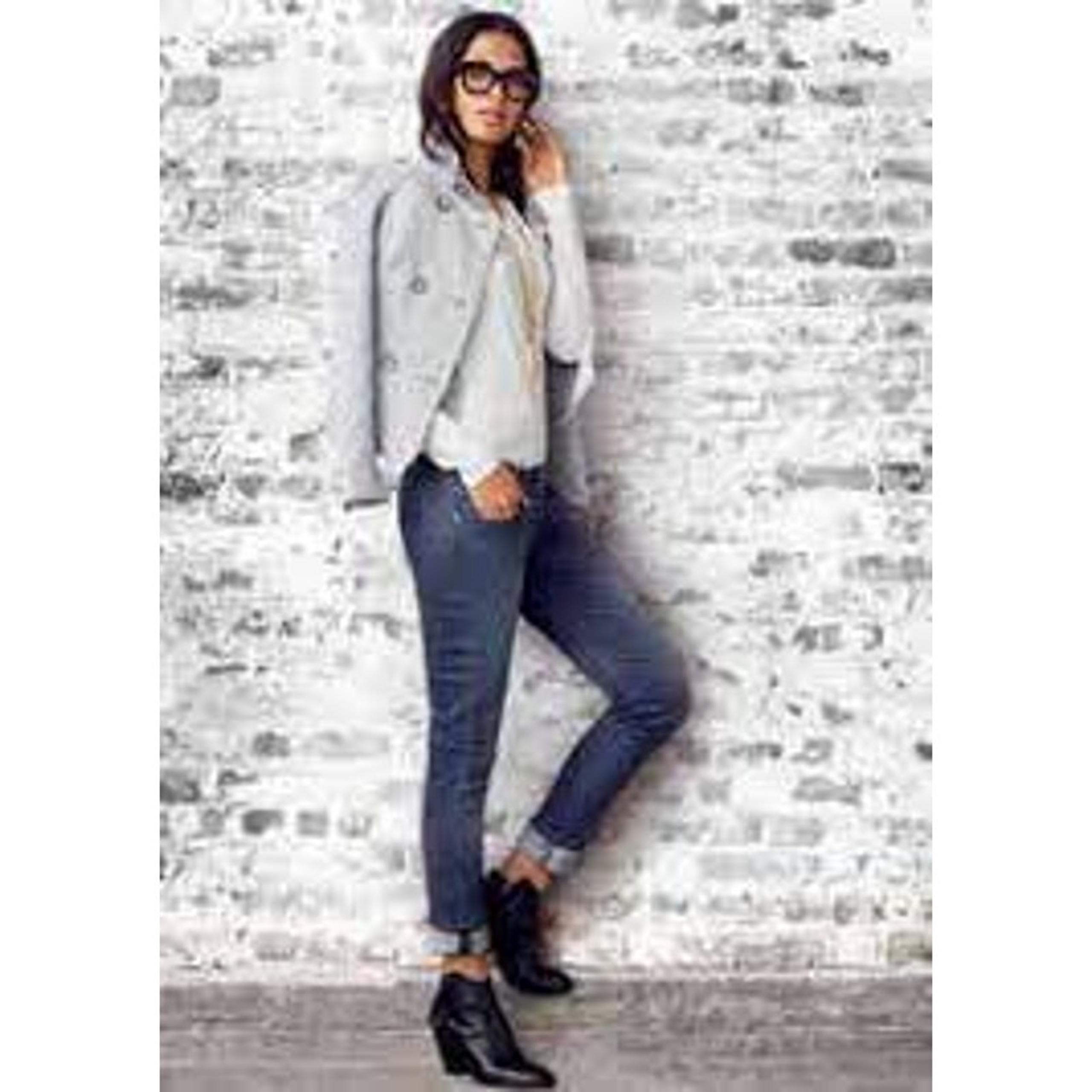 Cabi Women's Slim Boyfriend Comfort Stretch Low Rise Denim Jeans Size 10 Gray
