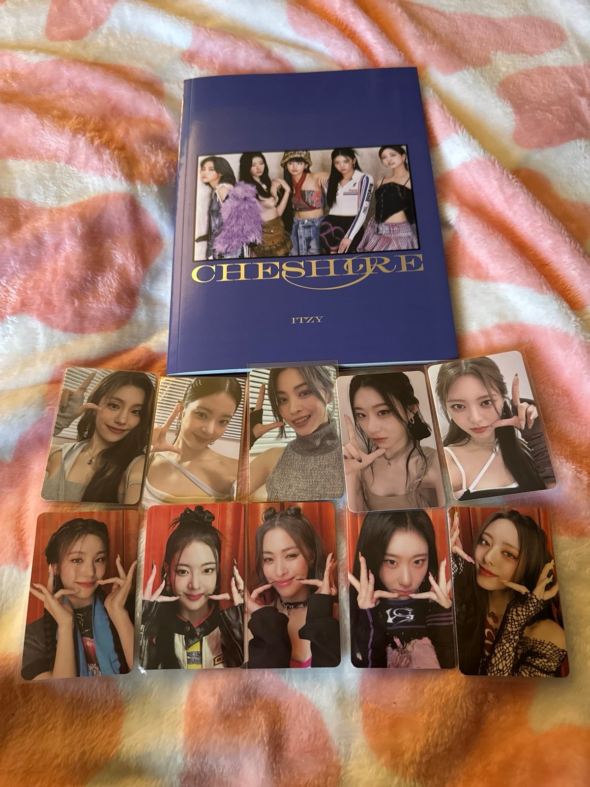 ITZY CHESHIRE LIMITED EDITION ALBUM + FULL PHOTOCARD SET