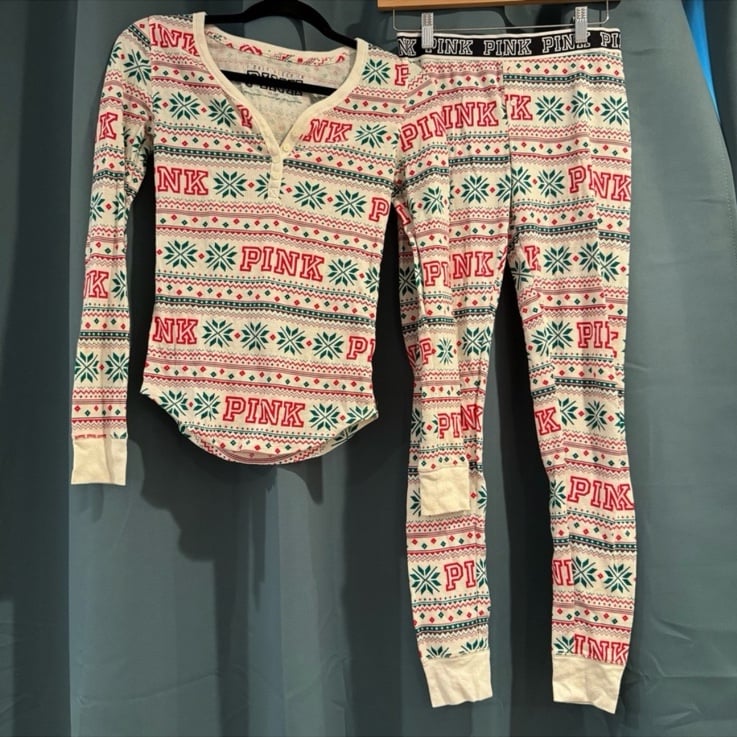 PINK Victoria’s Secret Christmas Holiday Winter Long Sleeve Thermal Set