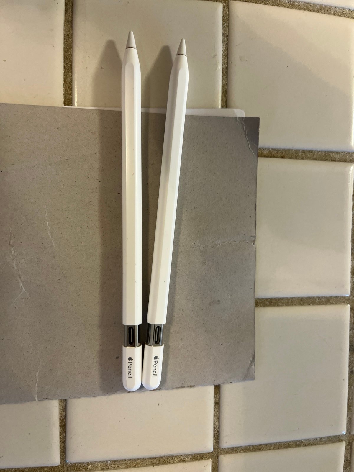 One set of Apple Pencil c port no box open items