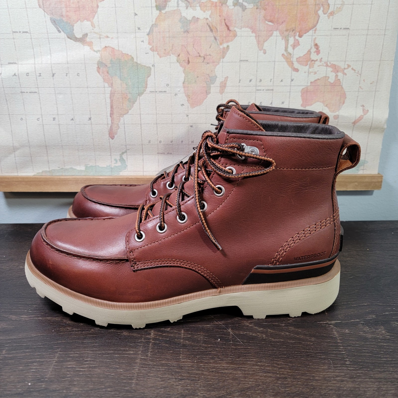 BRAND NEW Sorel Caribou Moc Waterproof Boots Men's Size 11.0