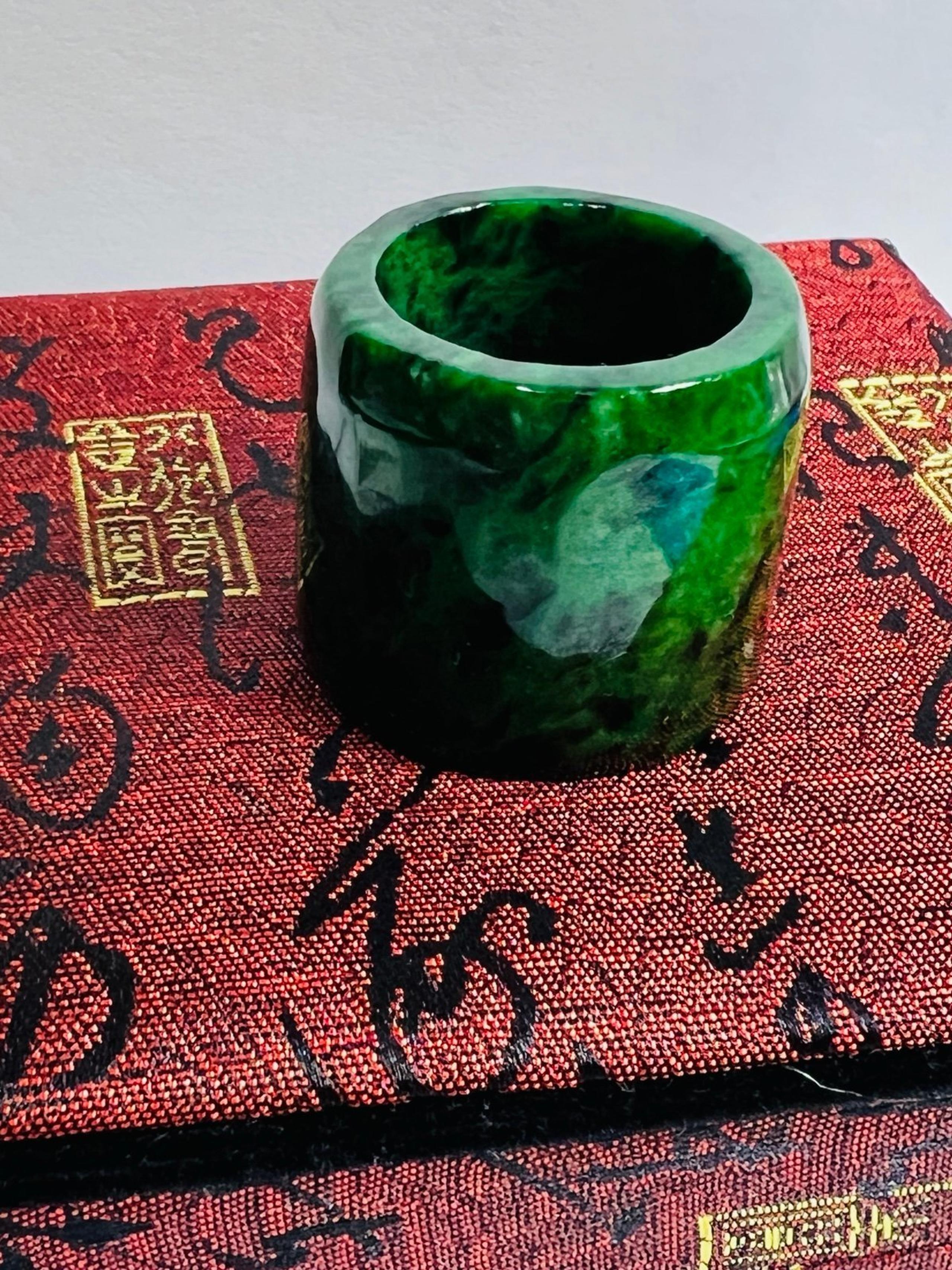 Authentic Thumb  green jade ring /Size13,
