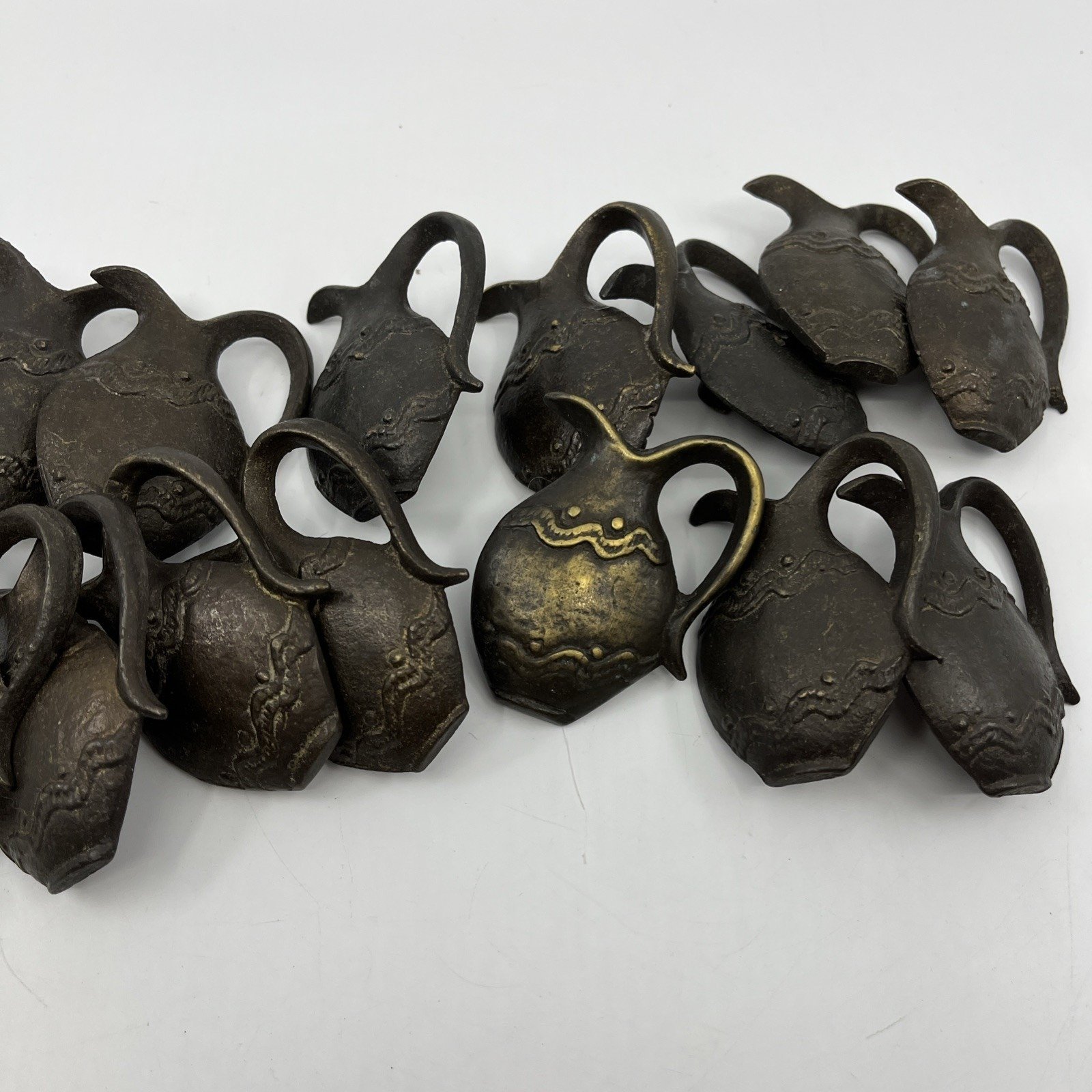 Vtg Solid Brass Distressed Pitcher Ewer Drawer Knobs Pulls Set Of 14 Read 2