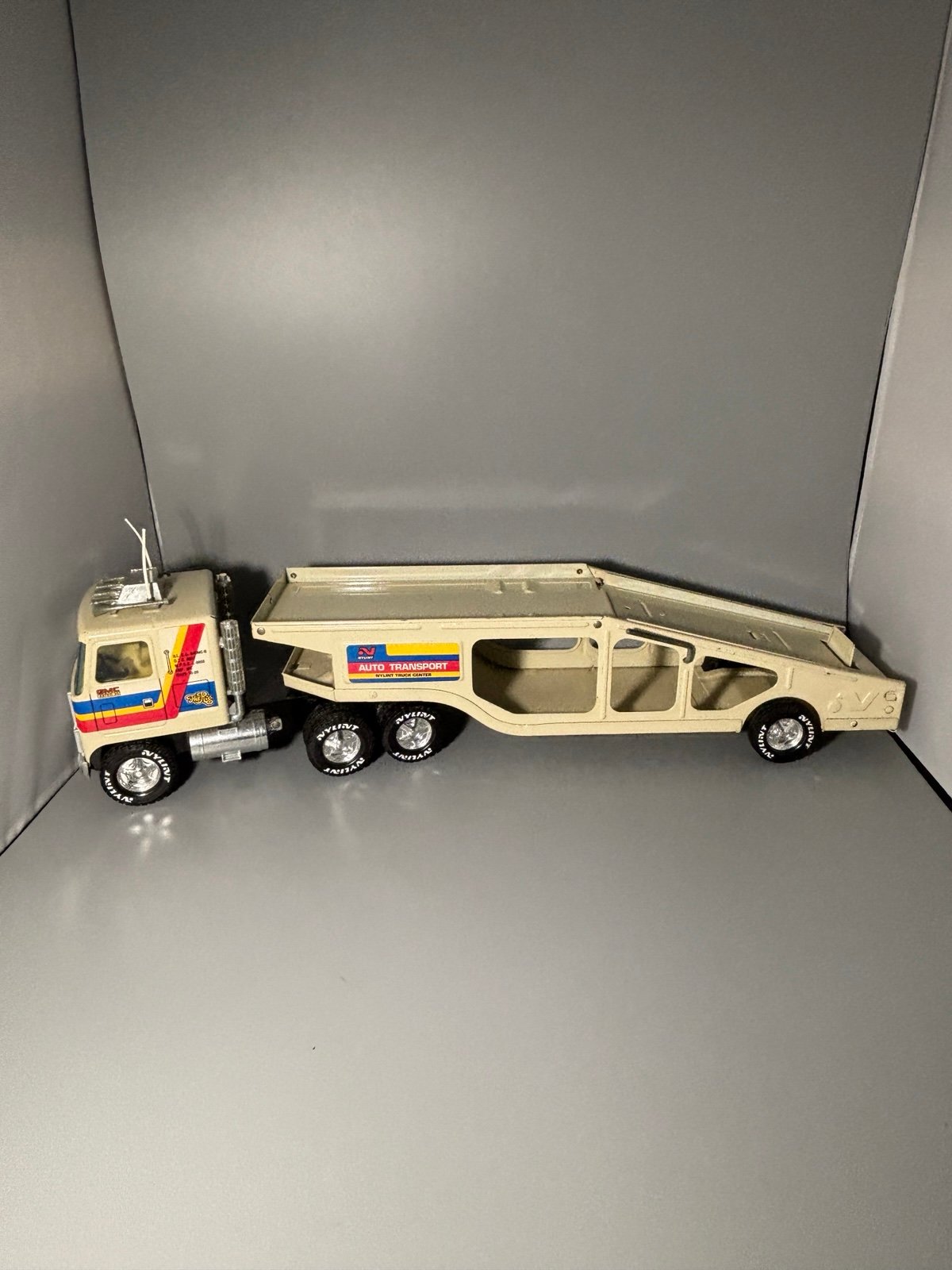 Vintage Nylint Pressed-Steel 95 GMC Astro Car Transporter Toy Truck. Nice!