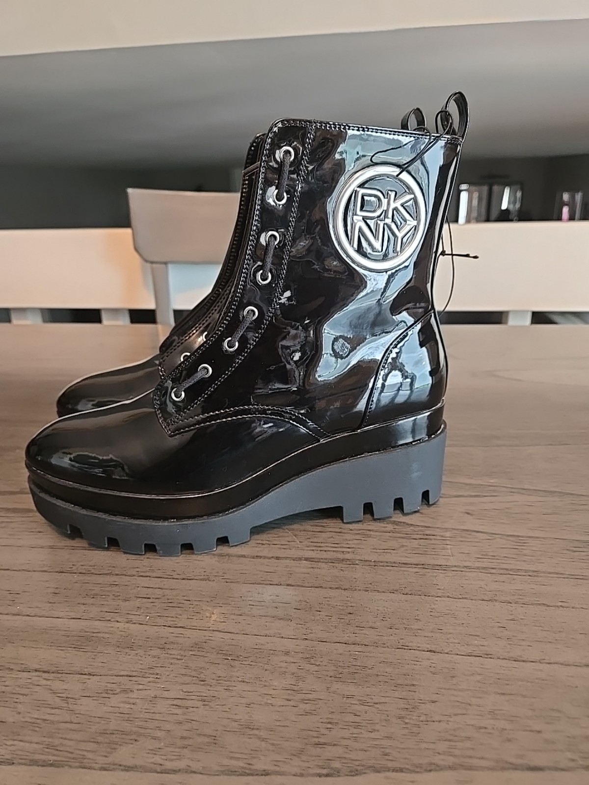 New Dkny Bjourn Black Boots Womens Size 10