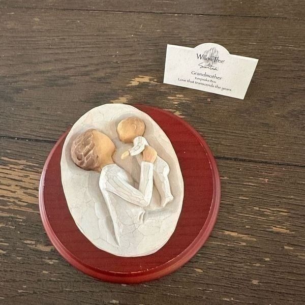 DEMDACO Willow Tree Grandmother : Love that Transcends the Years Trinket Box NEW