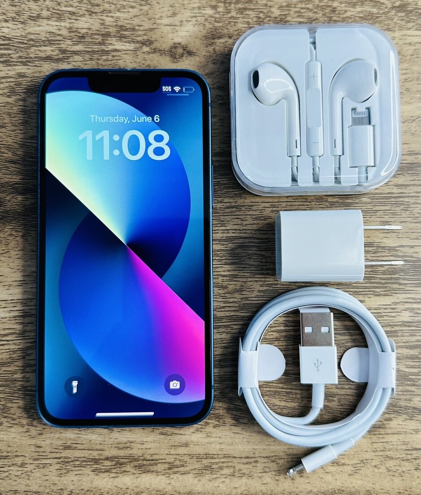 Apple iPhone 13-128 GB in Blue Factory Unlocked GSM/CDMA
