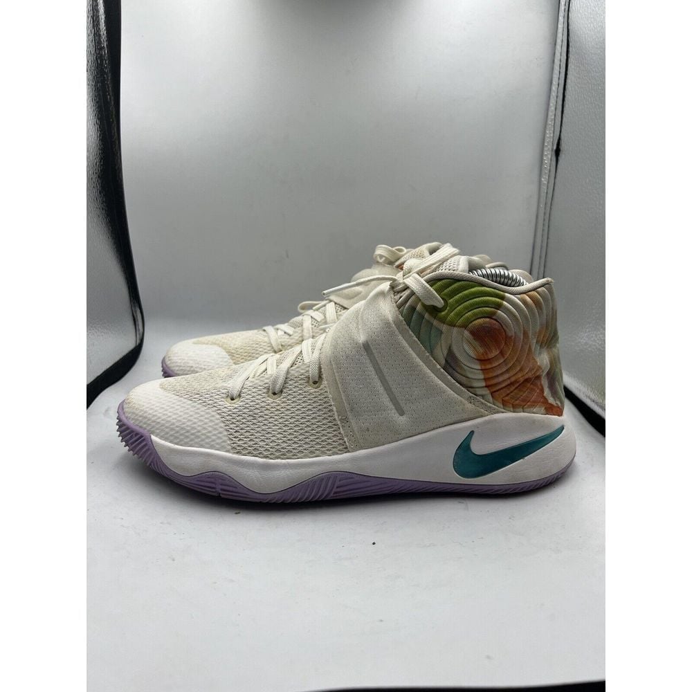 Nike Kyrie 2 GS Easter 826673–105 White Jade Lilac Spring Summer Sneaker 7Y