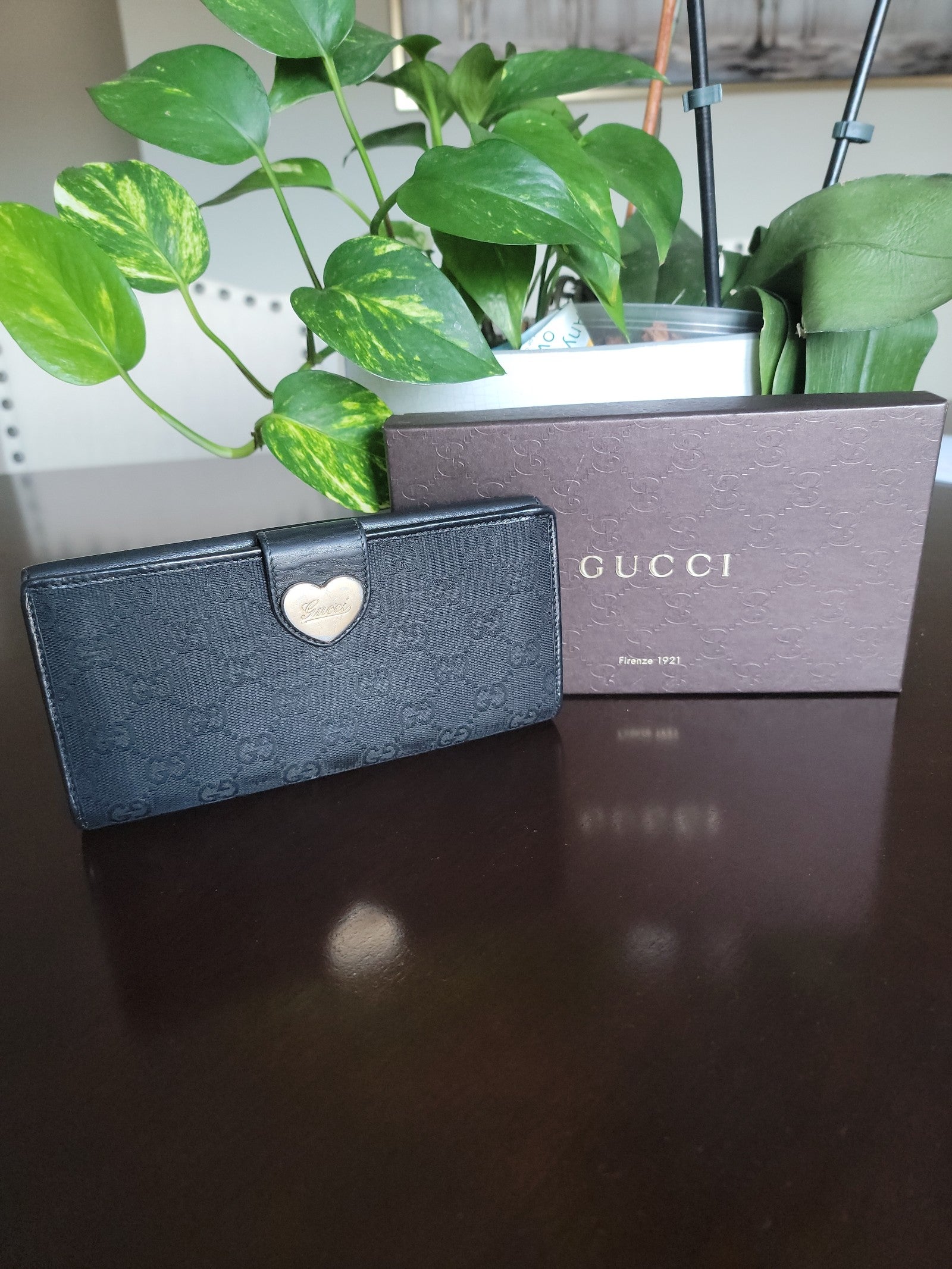 Authentic Gucci long wallet