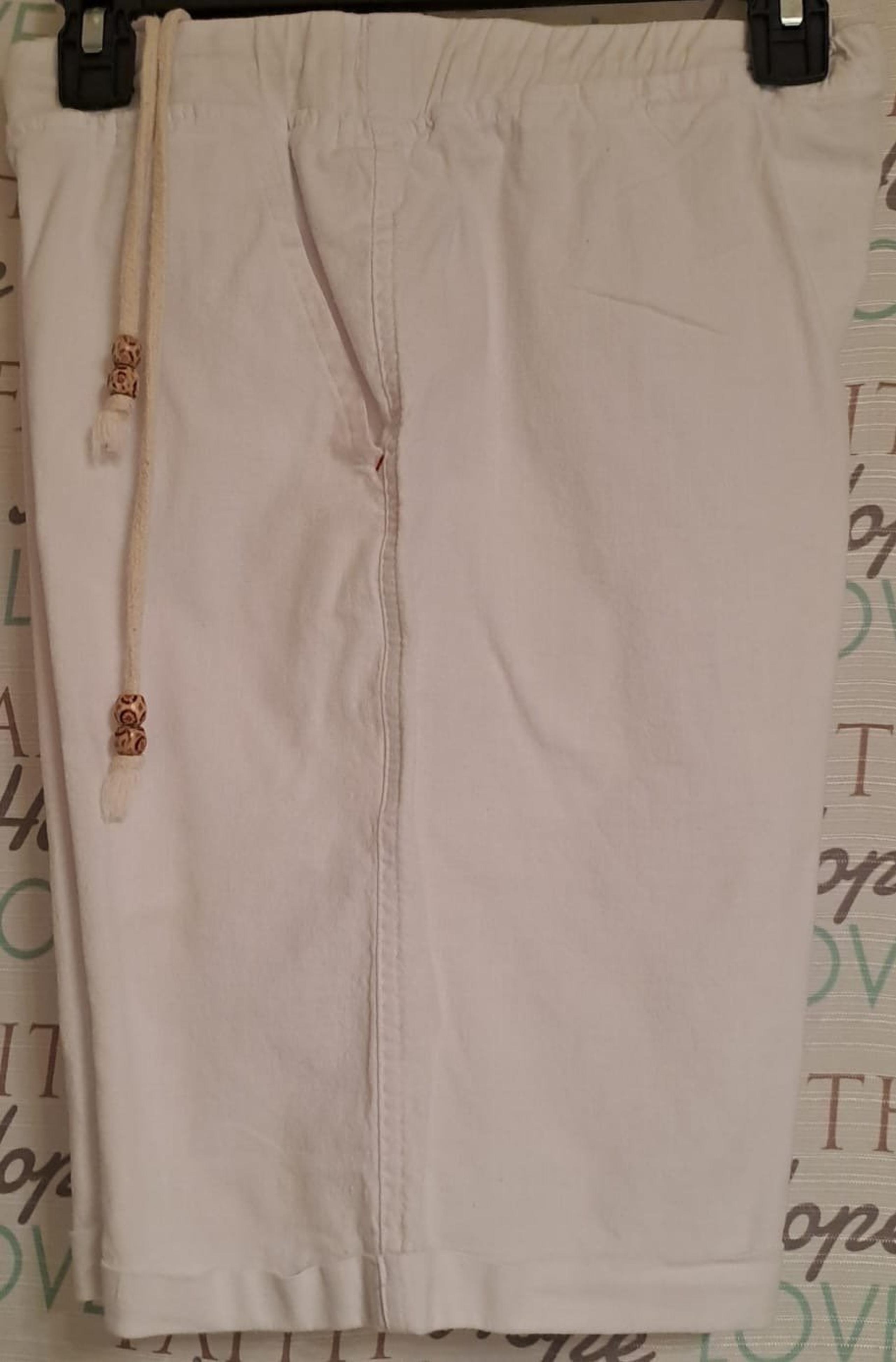 Amazon Essentials Men’s Shorts, White, Size Medium