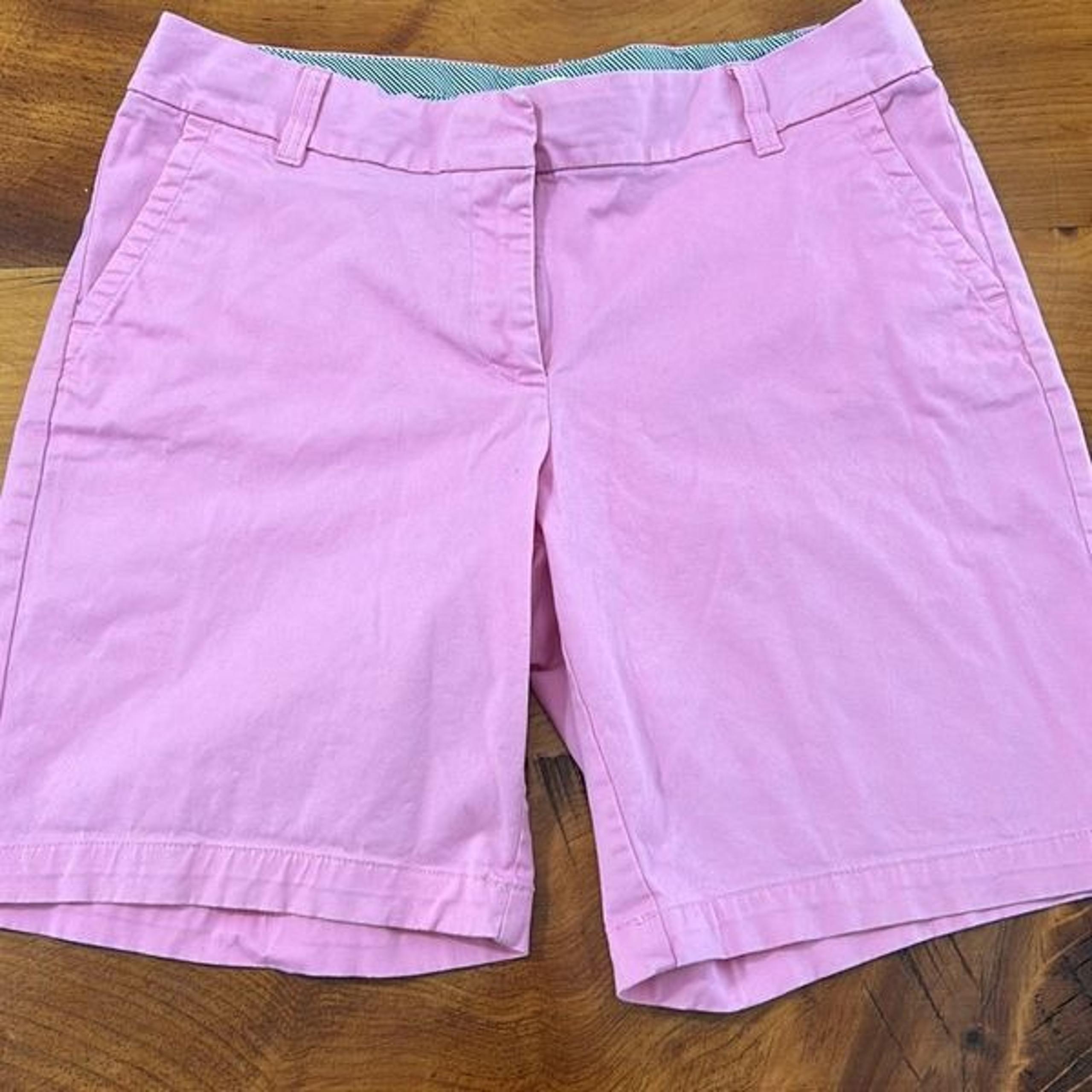 Crown & Ivy Women’s 8.5” Bermuda Shorts. Pink. Size 8.