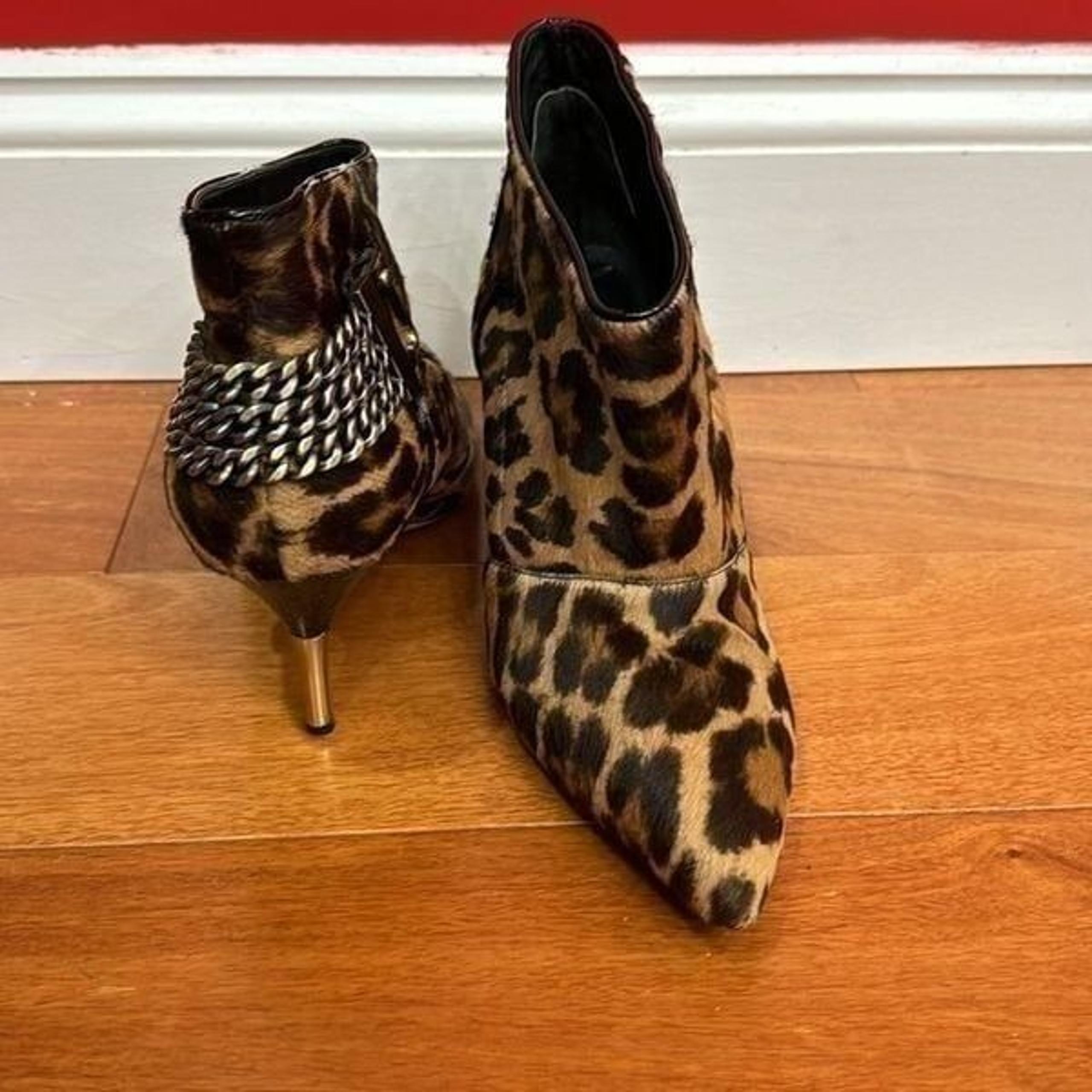 Brian Atwood Vero Cuoio Leopard Print Calf Hair spike Heel Booties size 8.5