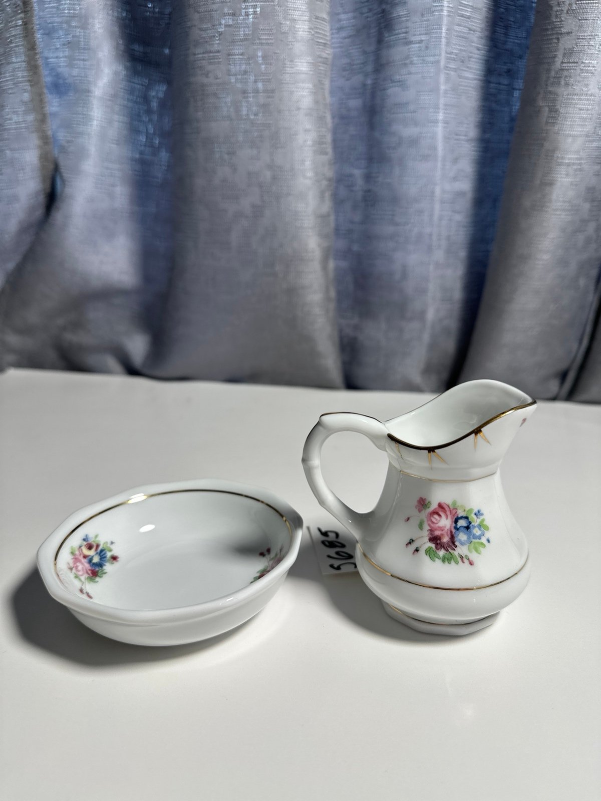 American Girl Pleasant Co Samantha Nighttime Necessities Pitcher & Bowl S685
