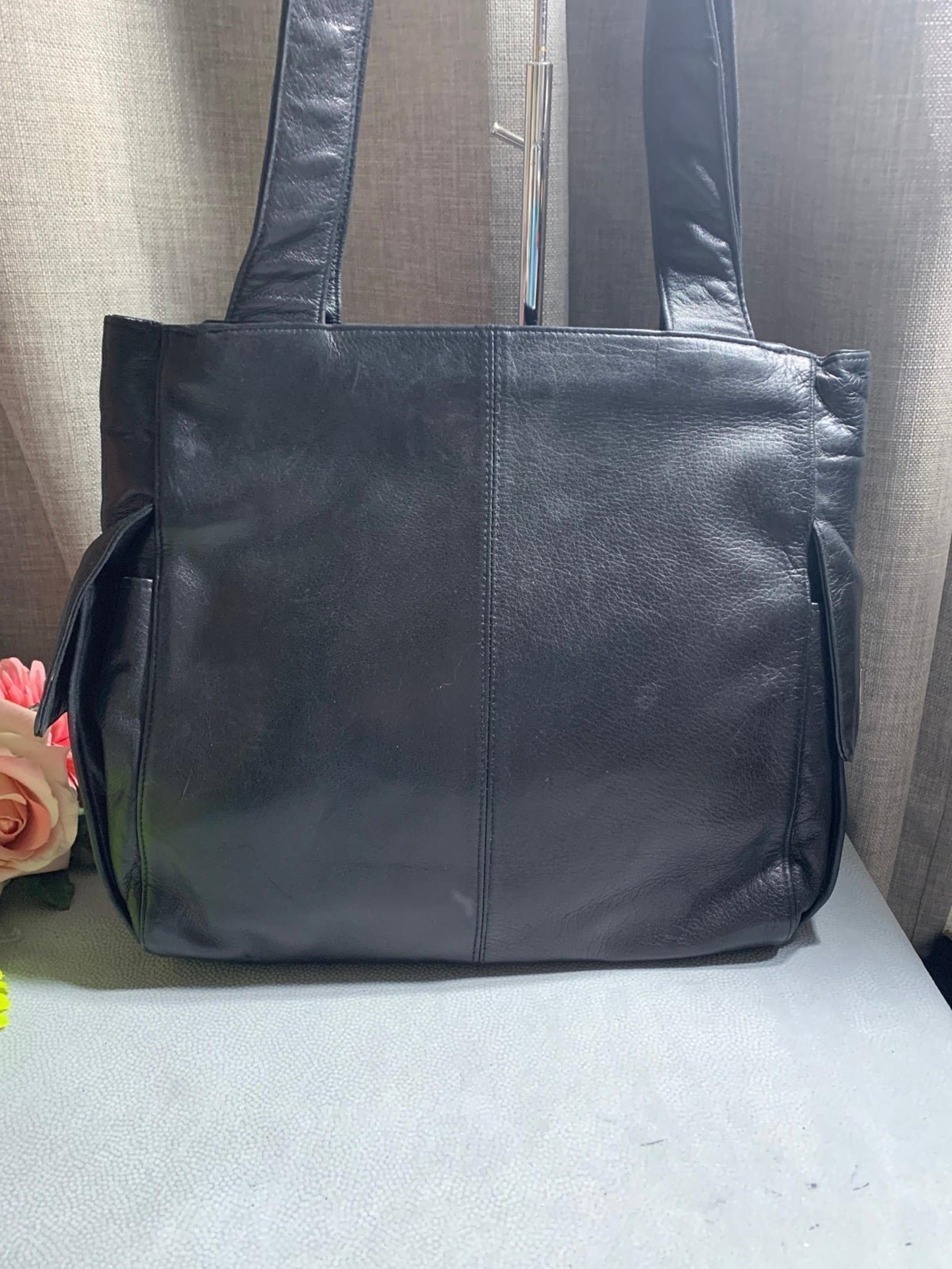 PERLINA Black Leather Shoulder Bag