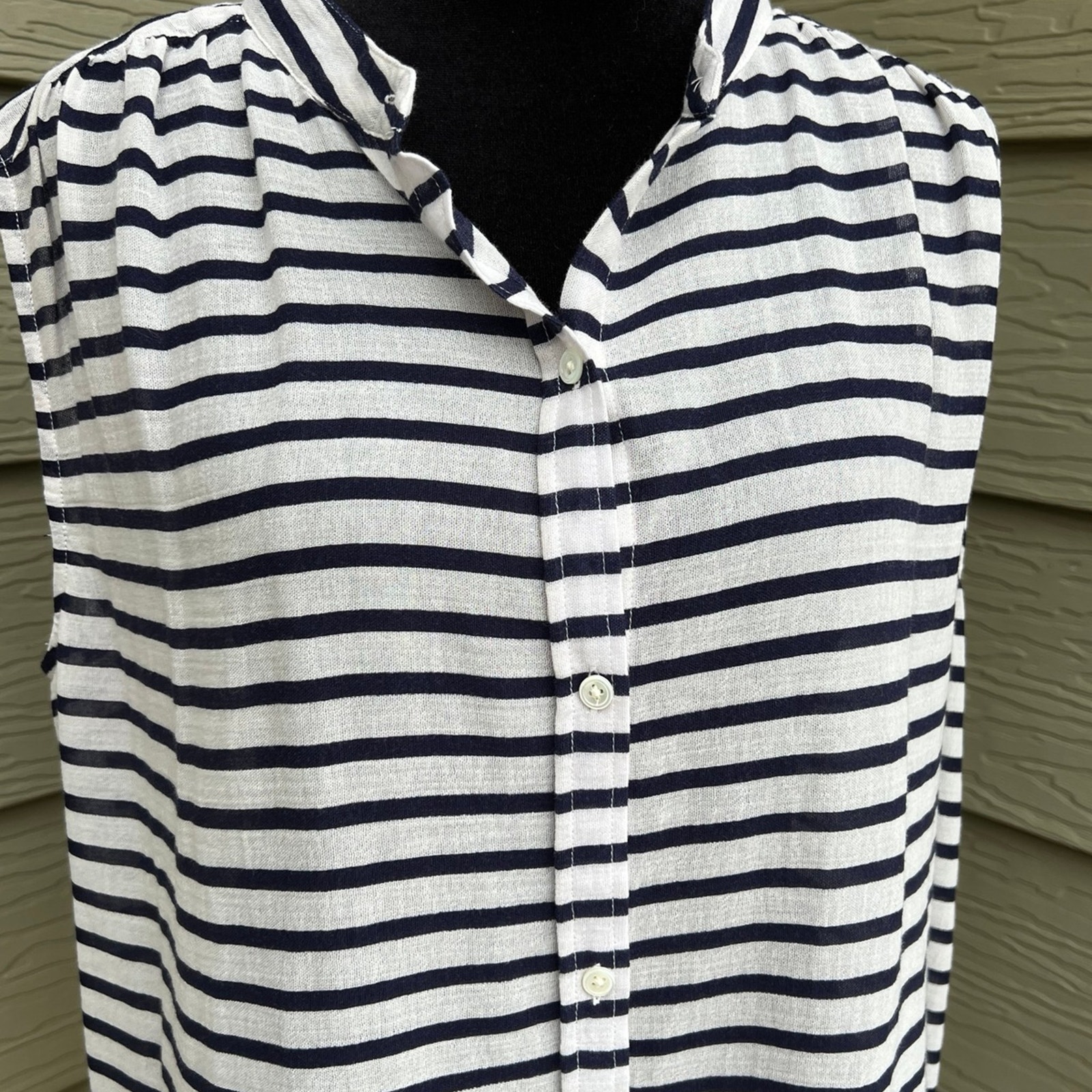 J. Crew sleeveless button-down top made of cotton, women's size 12