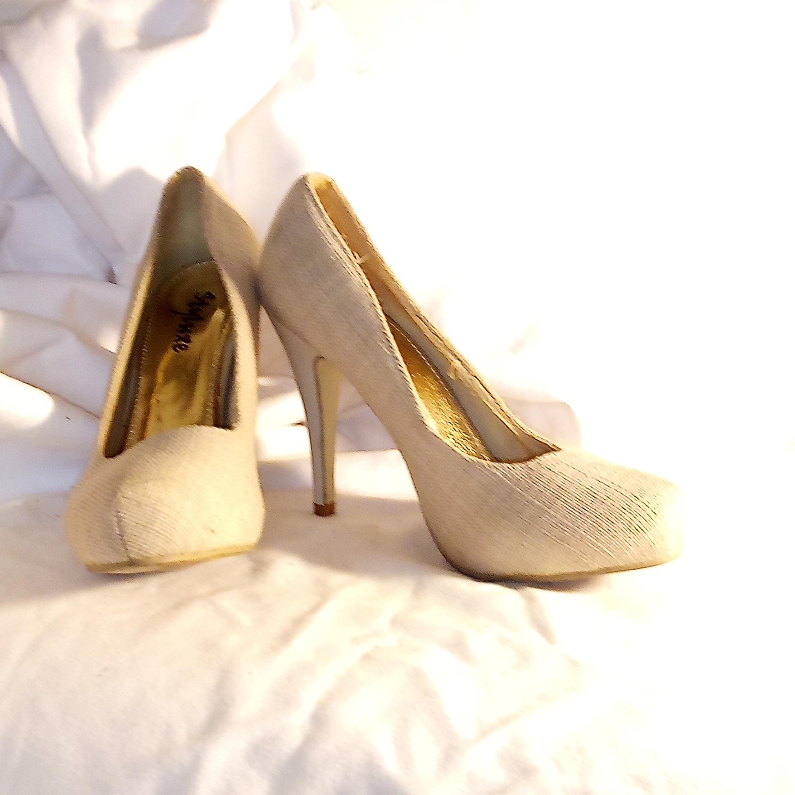 Beige Cream Round Toe Hidden Platform Stiletto High heels Pumps 5 1/2 (5.5). By