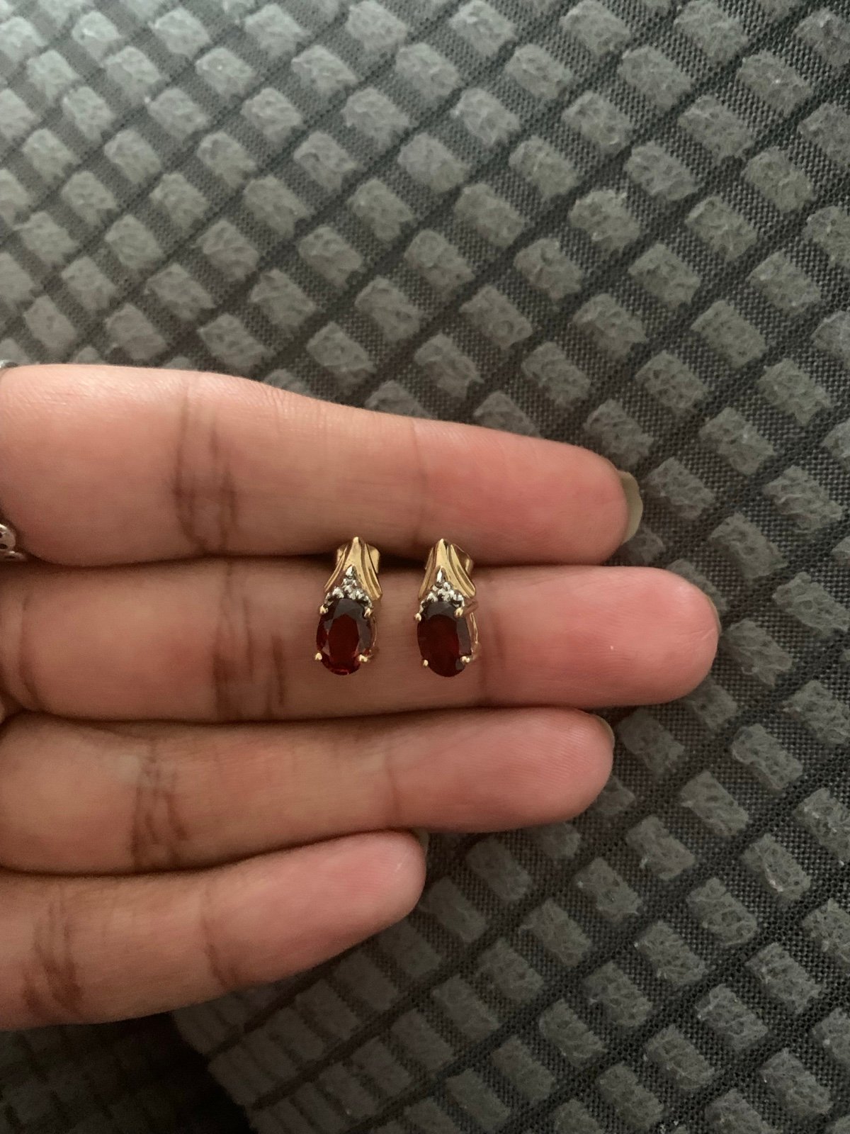 10k Gold Garnet Earrings