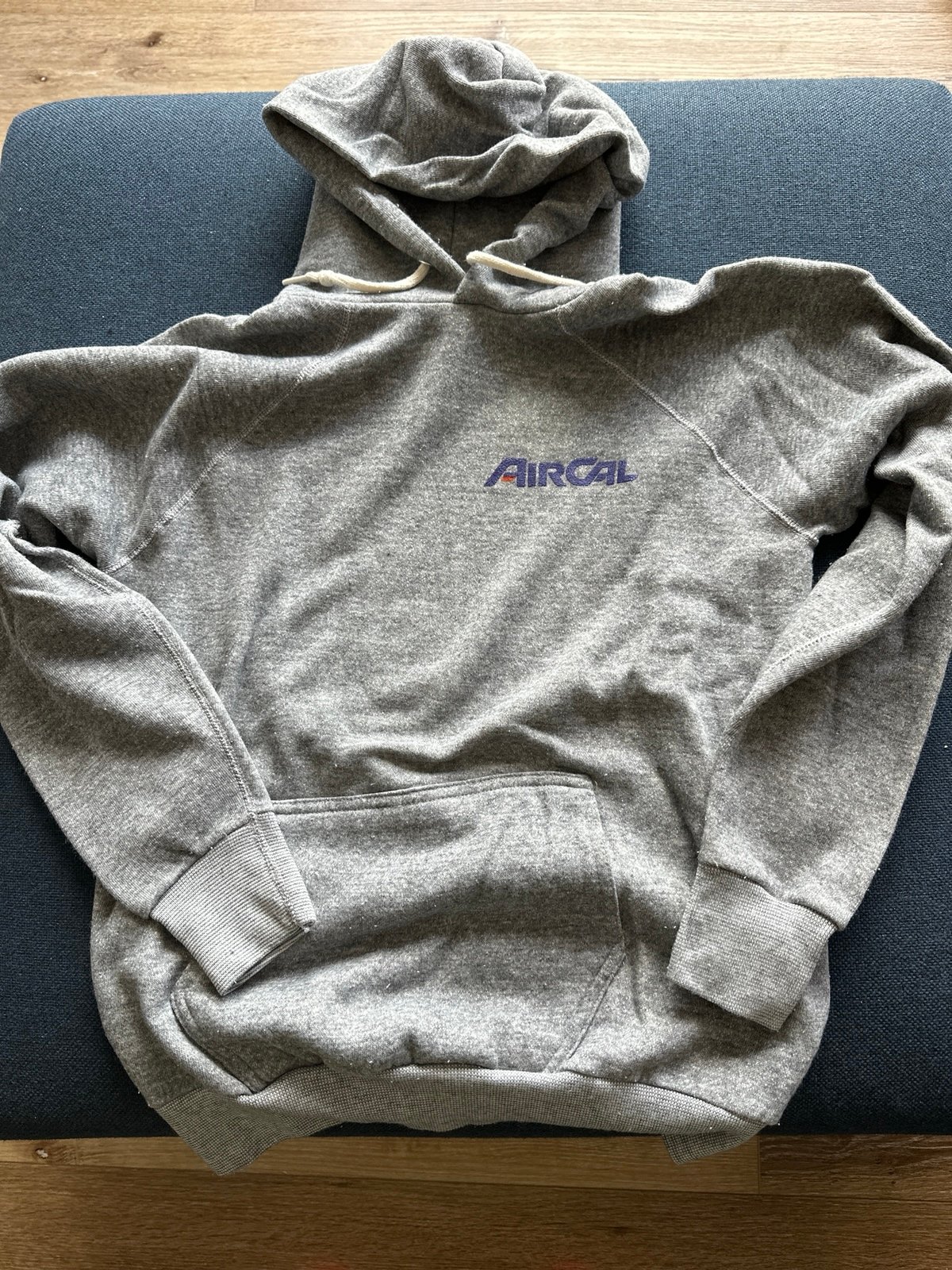 Rare vintage AirCal Hoodie never worn size medium