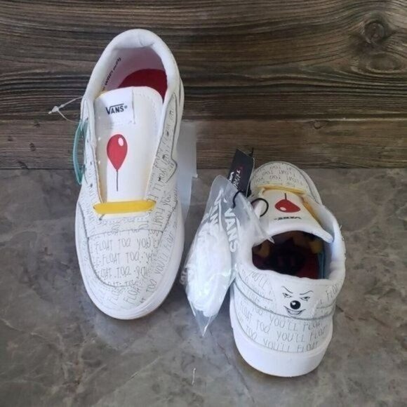 New Vans Lowland Comfycrush House of Terror Pennywise It White Sneakers