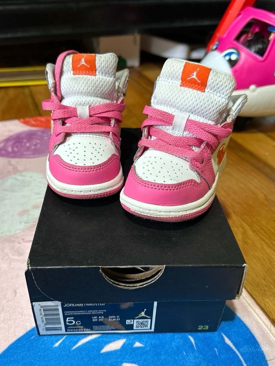 Jordan1 Mid size 5c Girls shoes