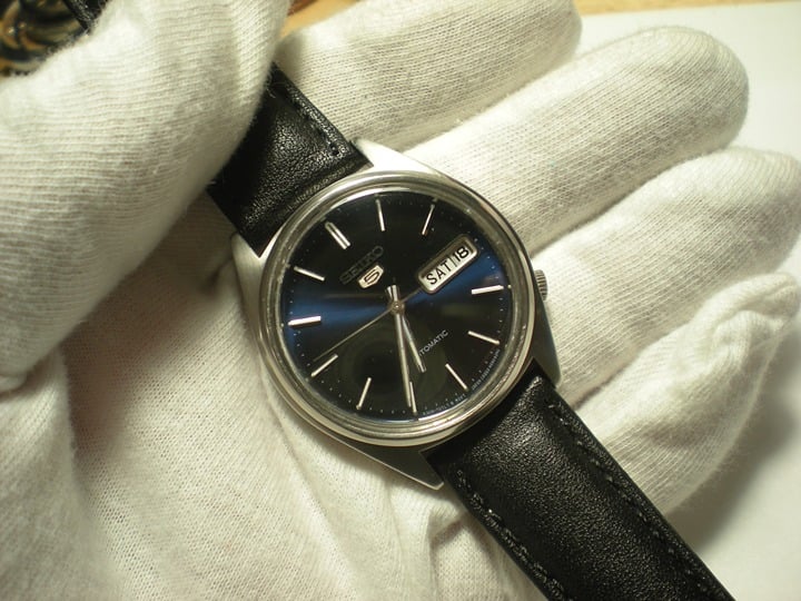 Men SEIKO 5 vintage 1981 Mechanical Set & Autowind Stainless Steel 36mm Case 17j