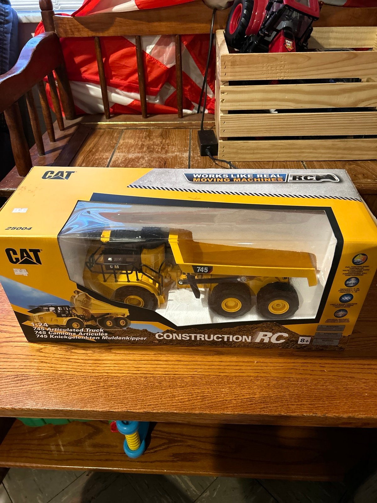 Cat 1/24th scale dm die cast master RC car