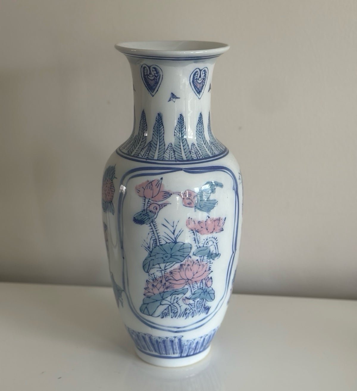 Vase Vintage Chinese chinoiserie hand painted