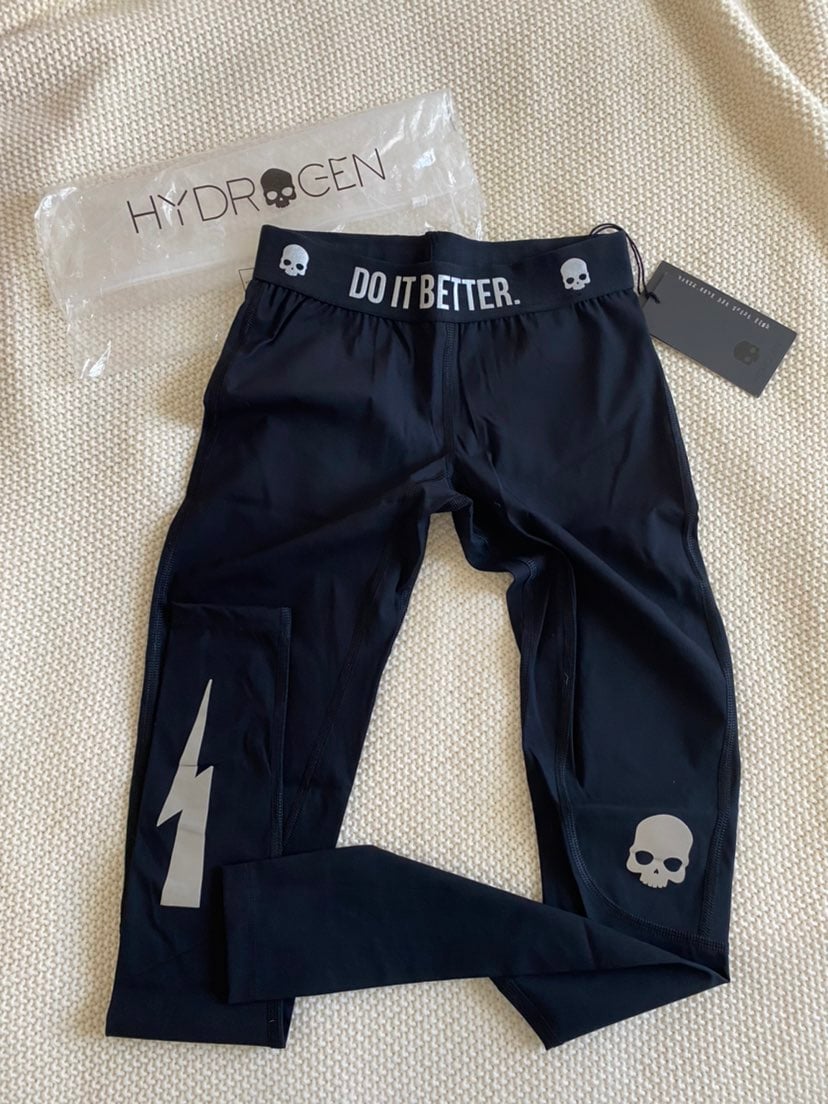 Hydrogen performance black leggings