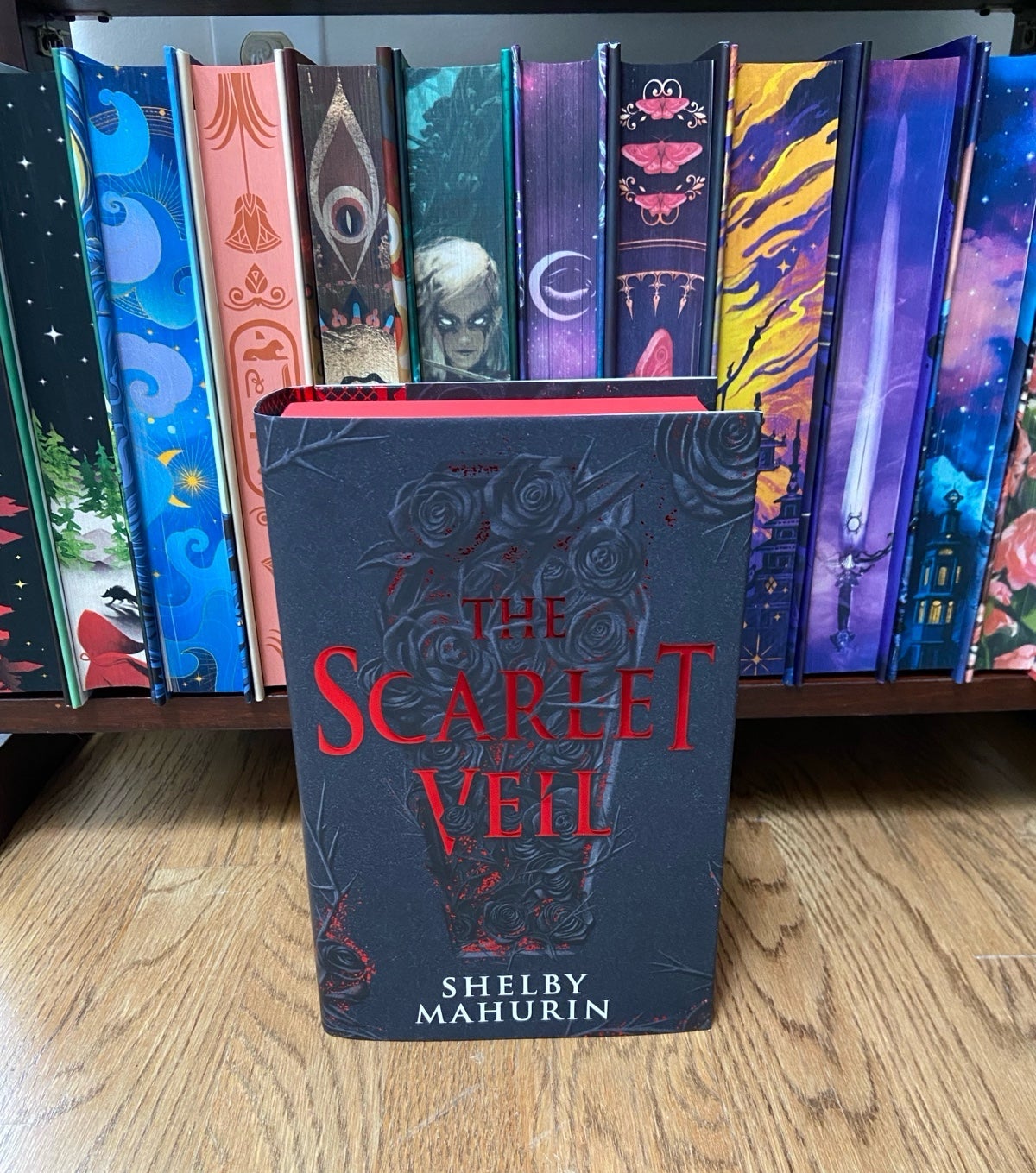 New Fairyloot exclusive The Scarlet Veil - signed by the author!