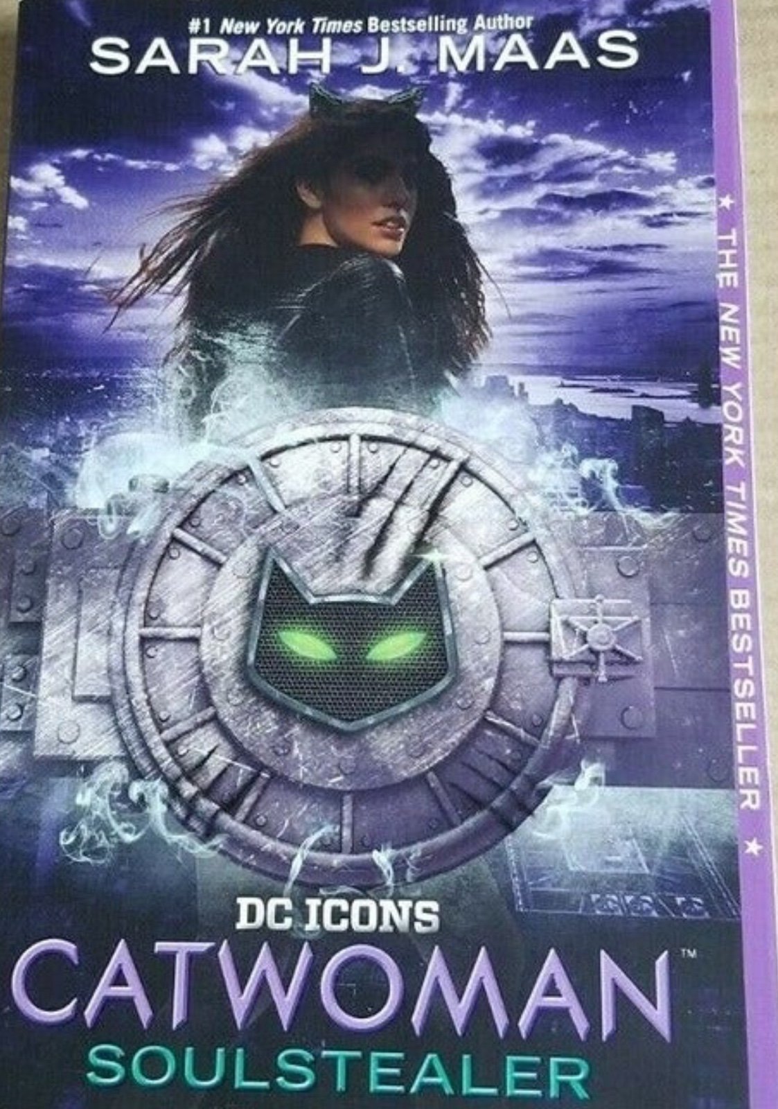 SPRAYED EDGES SARAH J MAAS CATWOMAN ORIGINAL LIMITED