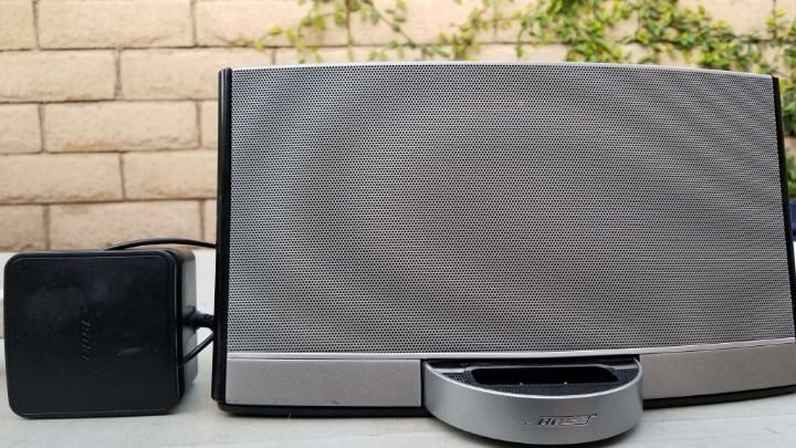 Bose Sounddock Portable Digital Music System 30 Pin Battery & Charger