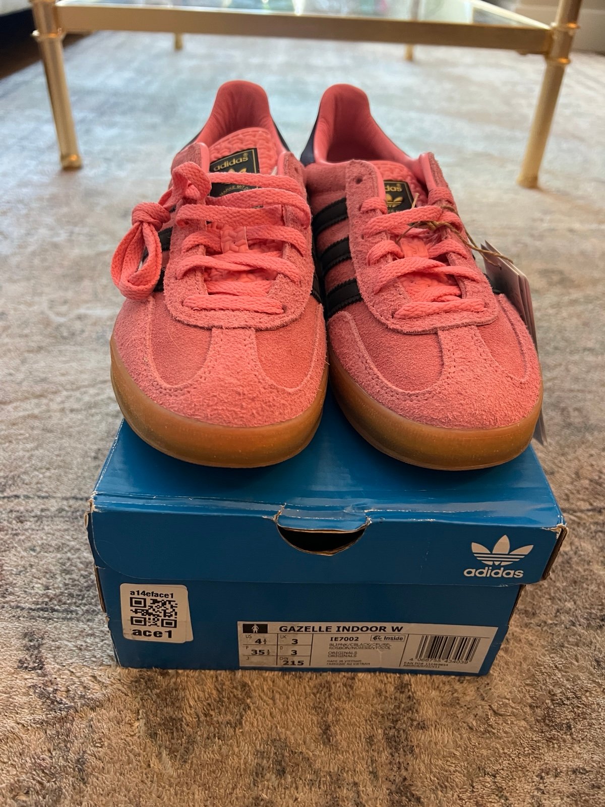 NWT Adidas gazelle sneakers