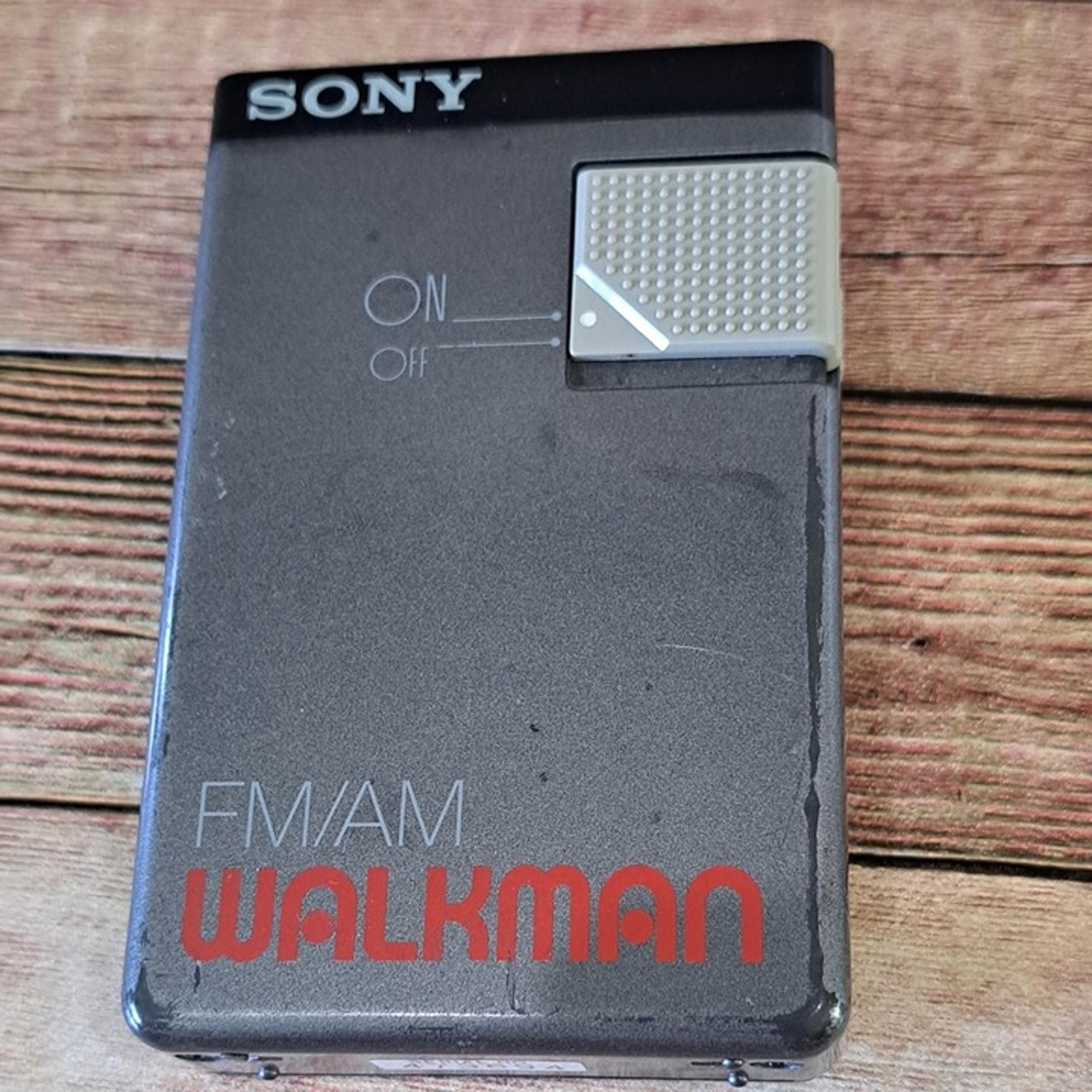 Sony Walkman SRF19W AM/FM Portable Radio Gray and Black Untested