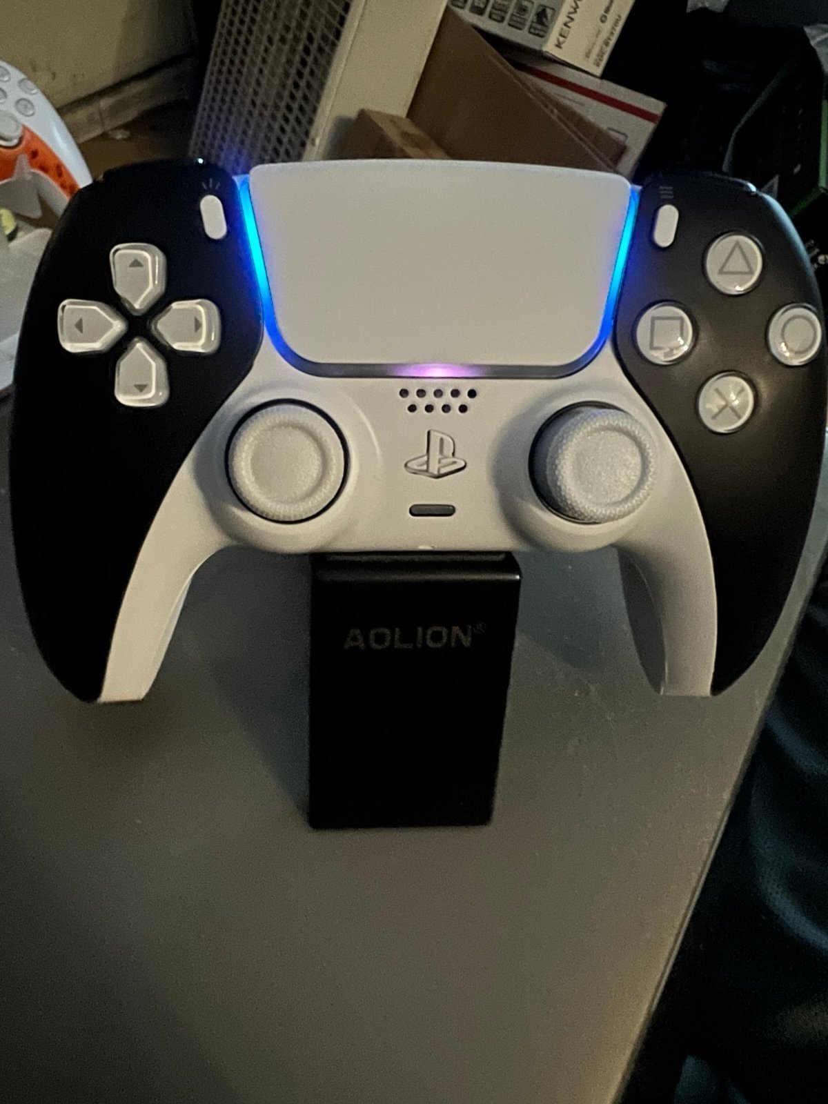 Ps5 Controller has unique customs colors . No drift