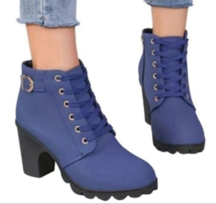 Ladies chunky heel combat boots sz 8.5