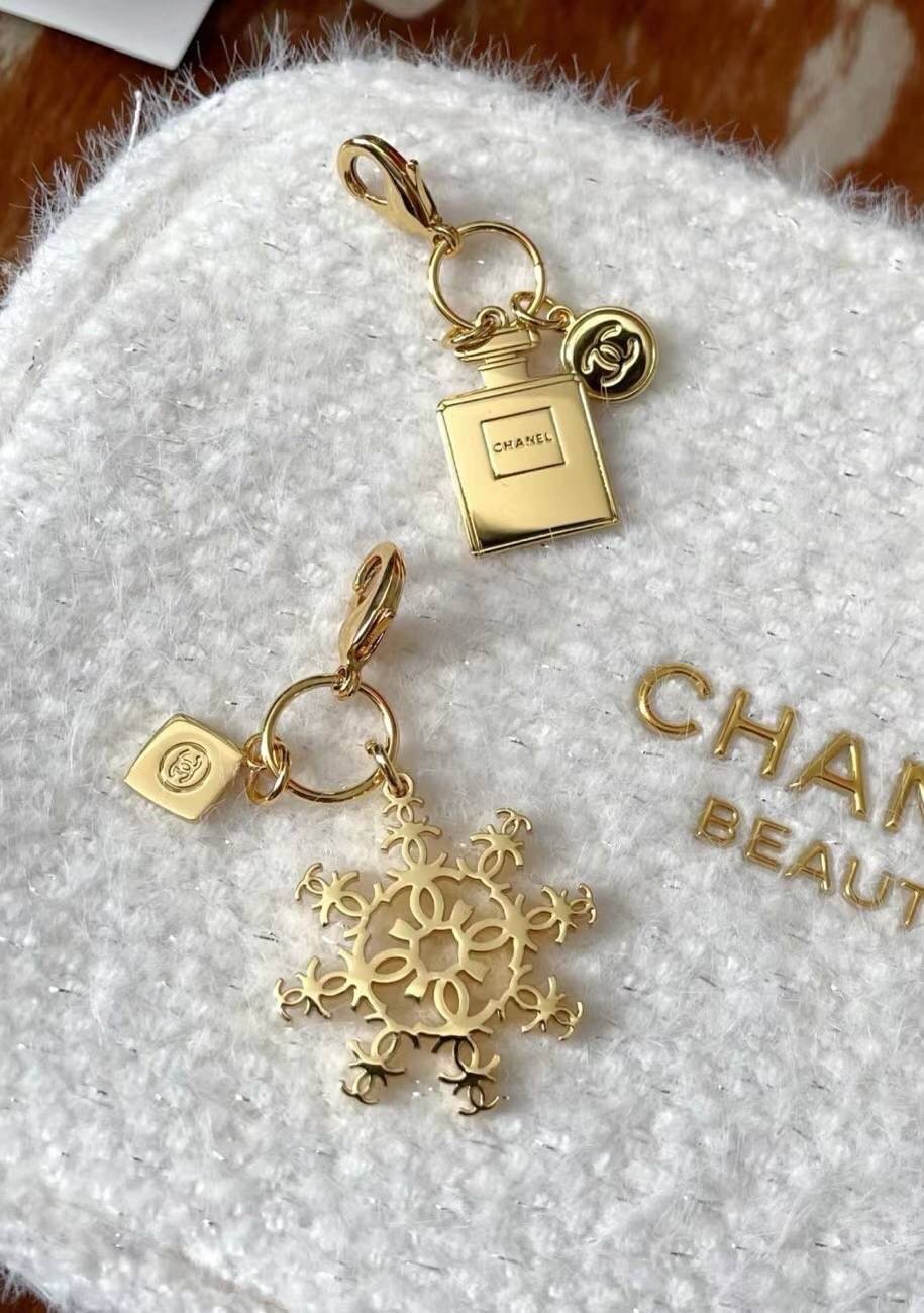 Chanel Beauty 2024 X’mas Key/bag charms Set