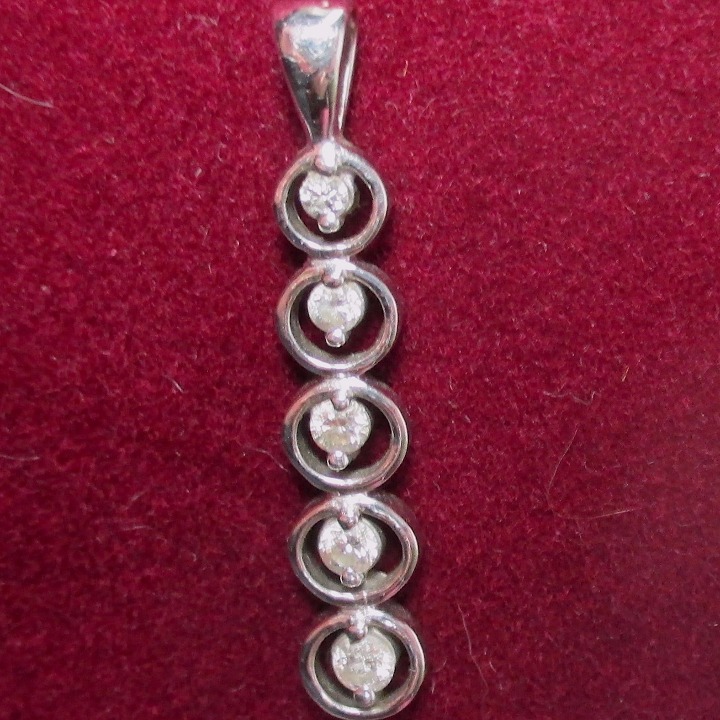 14K white gold 5 diamond pendant