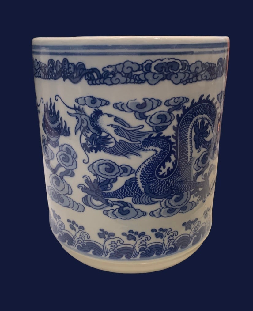 Vintage Chinese Porcelain Brush Pot Blue White Chinese Dragon Vase Qianlong Xlnt
