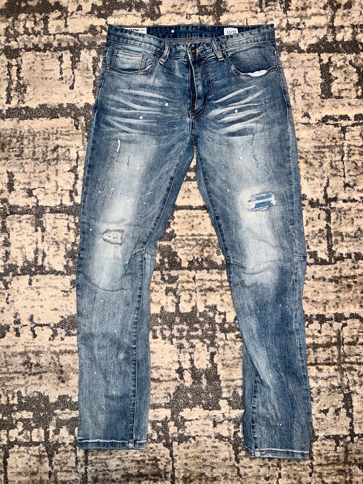 Men’s Smoke Rise Distressed Jeans
