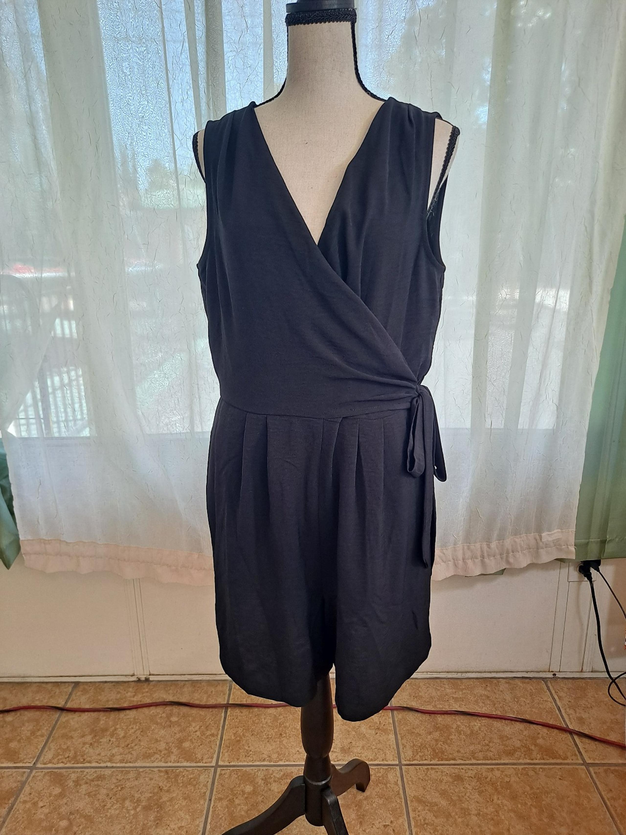 EMMA & MICHELE Women's Sleeveless V-Neck Side Wrap Romper. Size Medium