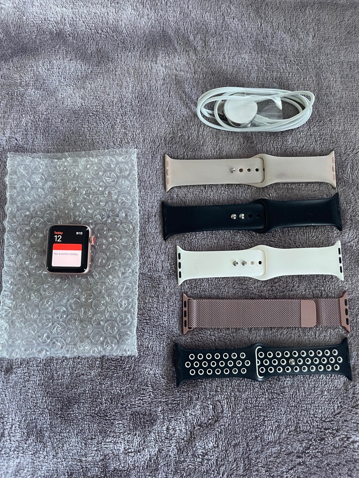 Apple Watch Series 3 38mm Rose Gold with Cellular + shops GPS