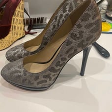 Brian Atwood - Size:6