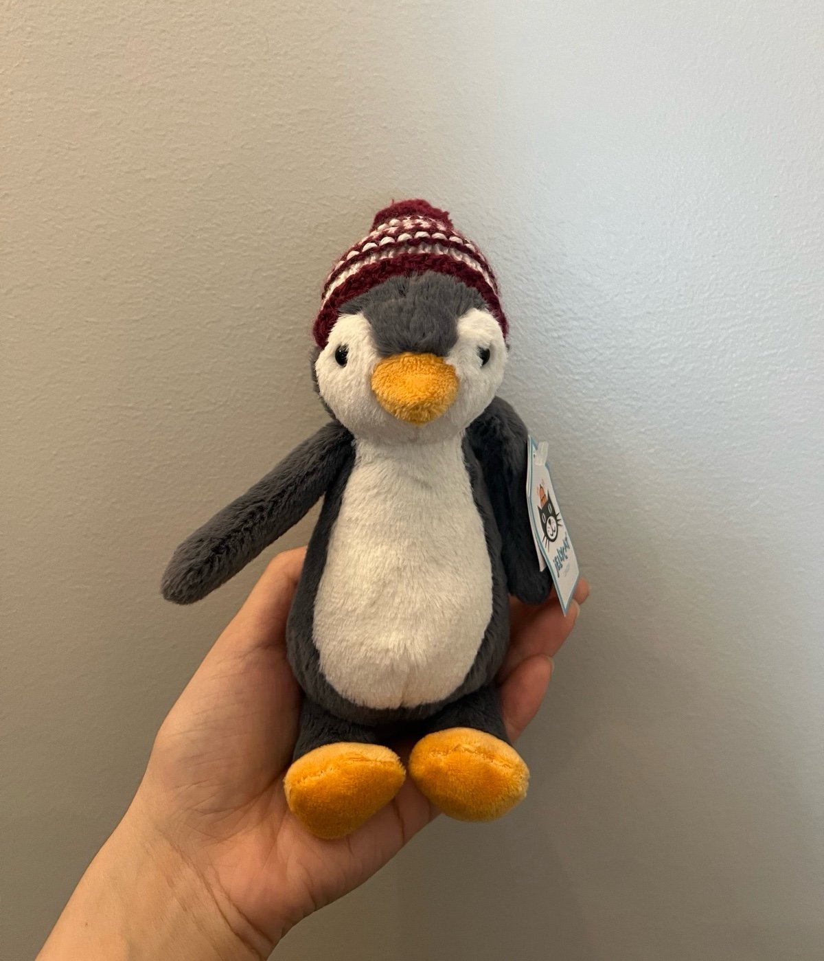 Jellycat bashful burgundy Bobble hat penguin - NWT retired VHTF rare