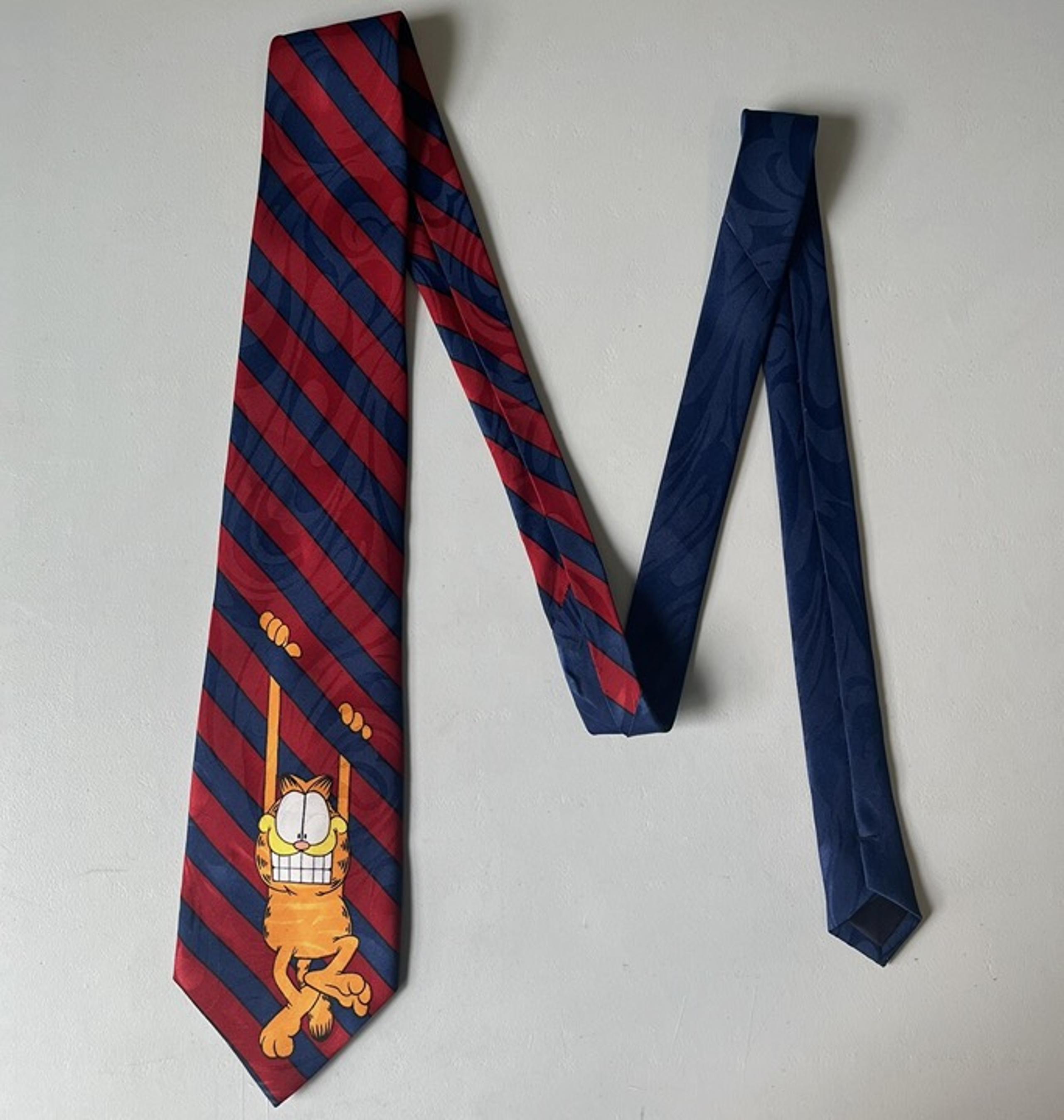Garfield Neck Tie Red & Blue Stripe Hanging 58" Balancine Hot Cakes - Nickelodeon
