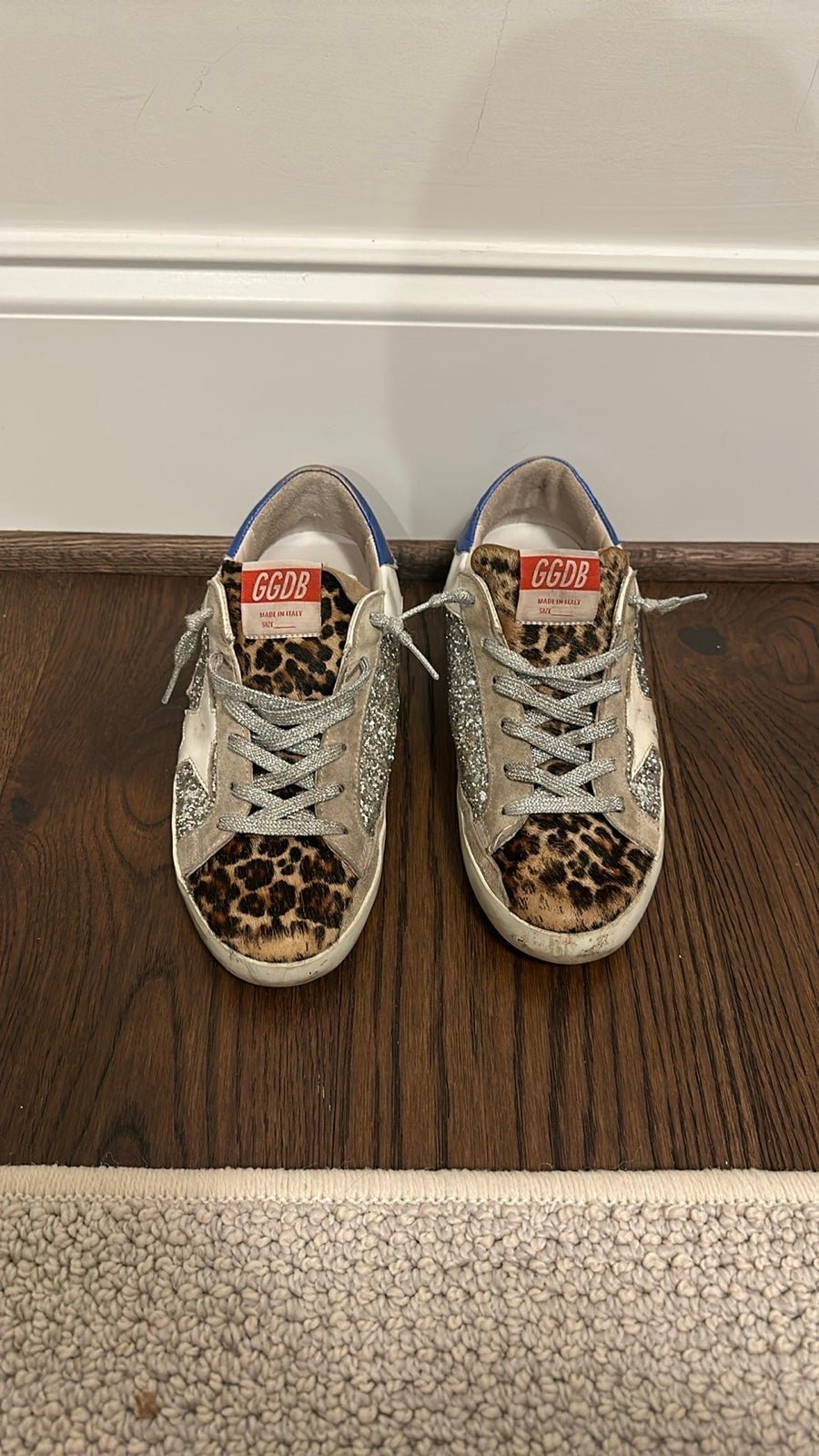 Golden Goose low top sneakers. Size 38-like new.