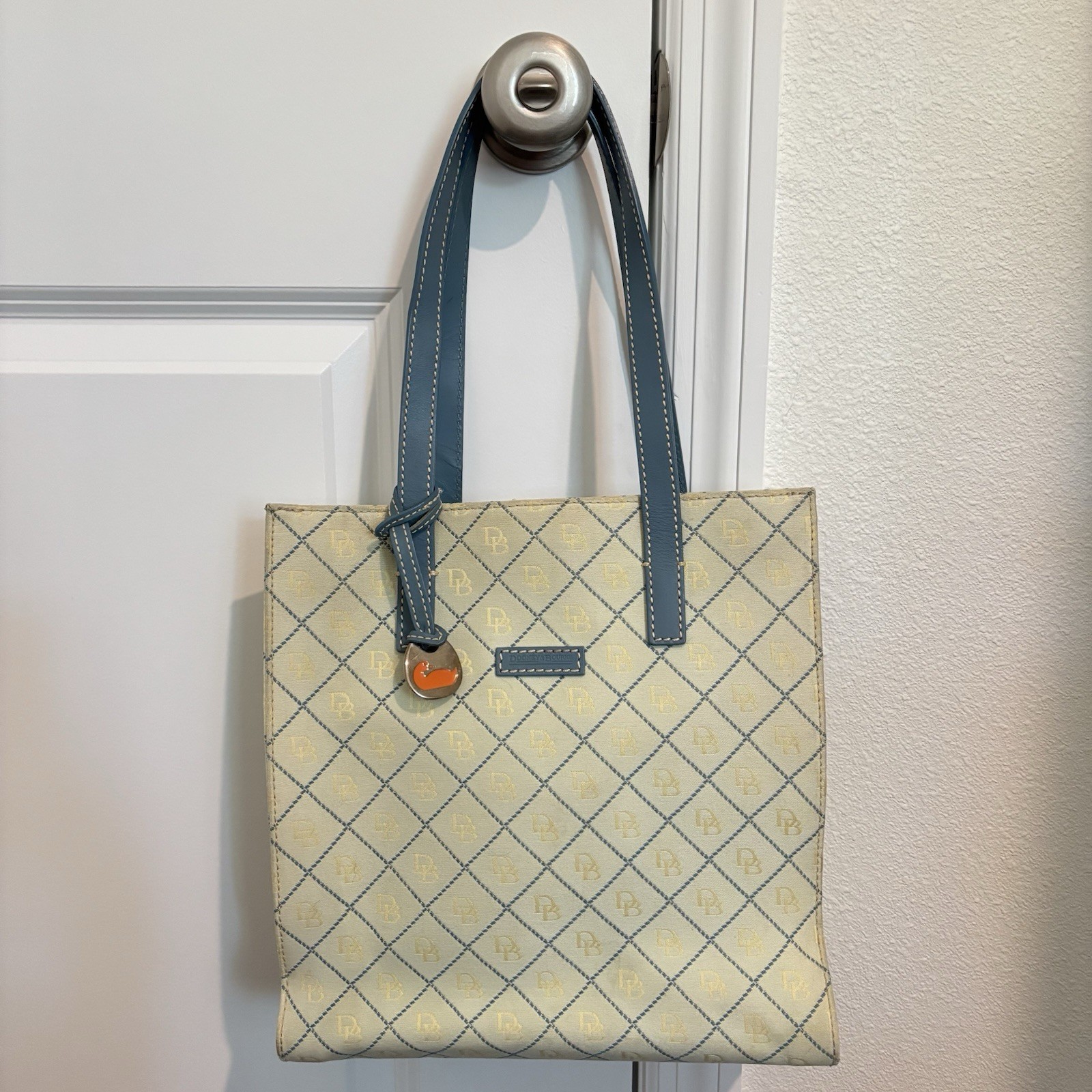 Dooney & Bourke North South Signature Logo Canvas Hand Bag Double Handle Purse