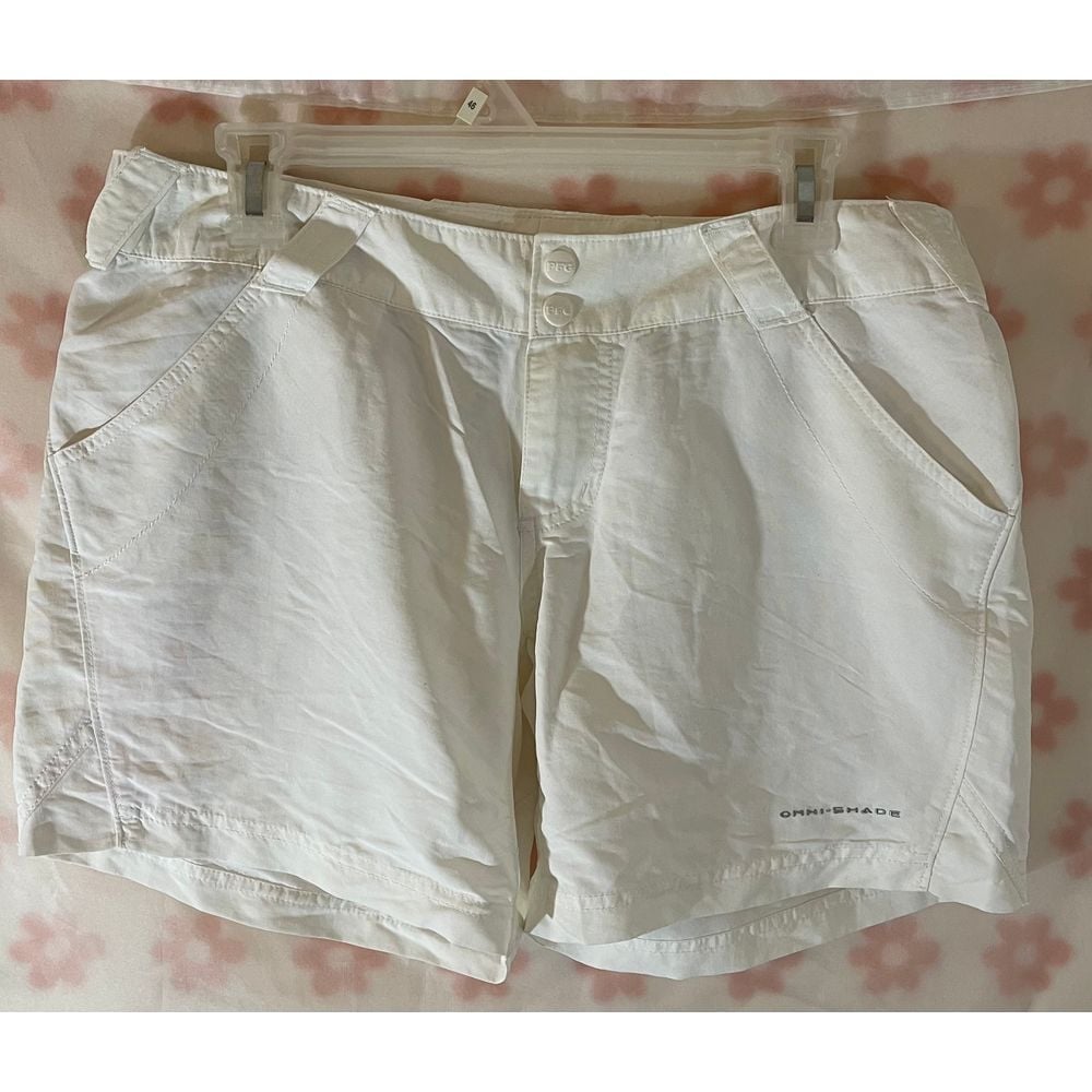 Columbia Performance Fishing Gear shorts Women's medium White Omni Shade