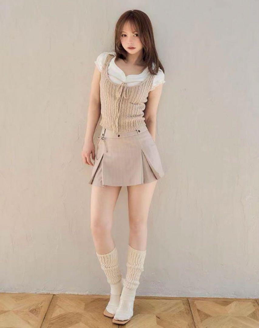 And Mary Regina vest set
