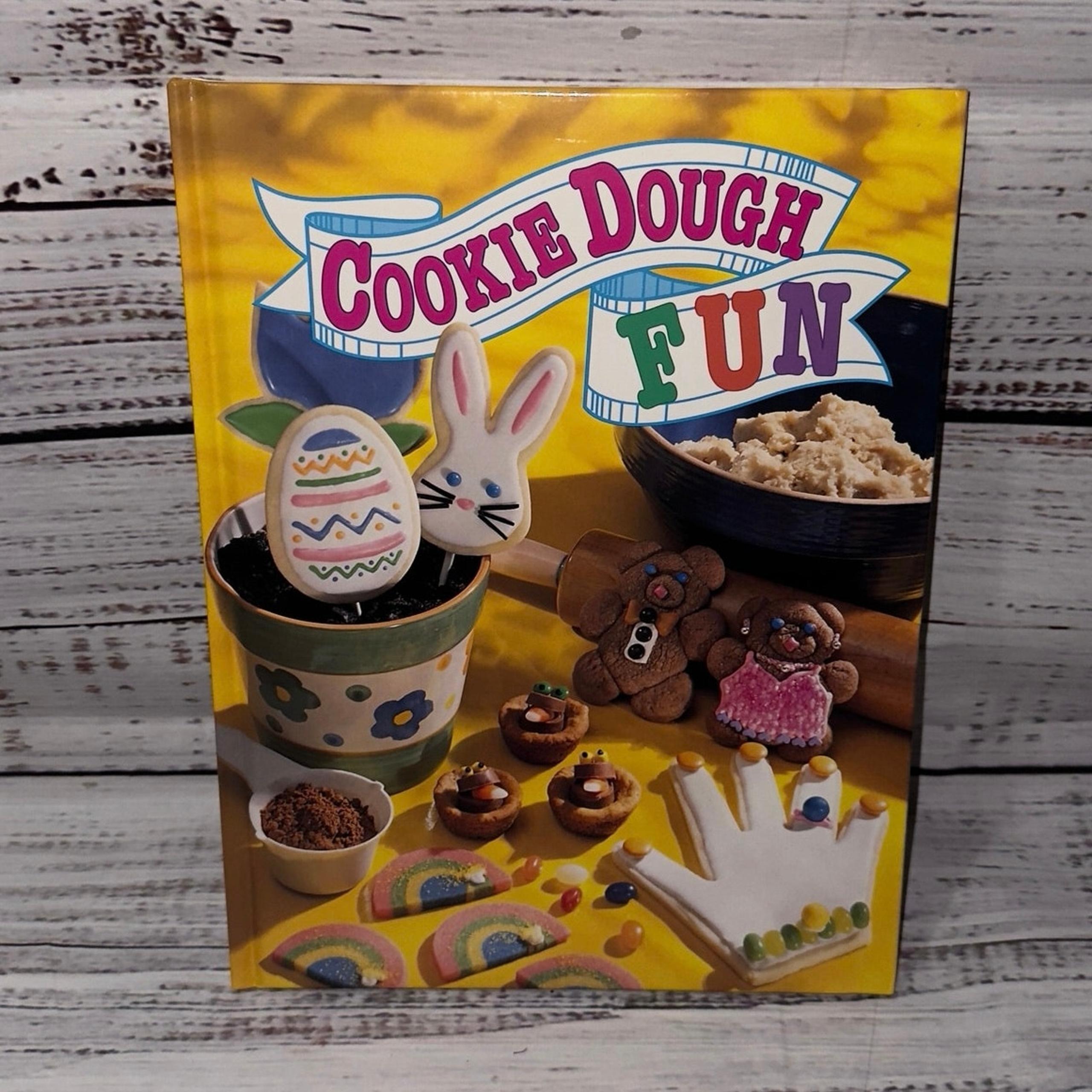 Publications International, Ltd Cookie Dough Fun recipe book
