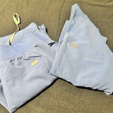 Figs Set High Waisted Yola Skinny Scrub Pants and Catarina One-Pocket Scrub Top